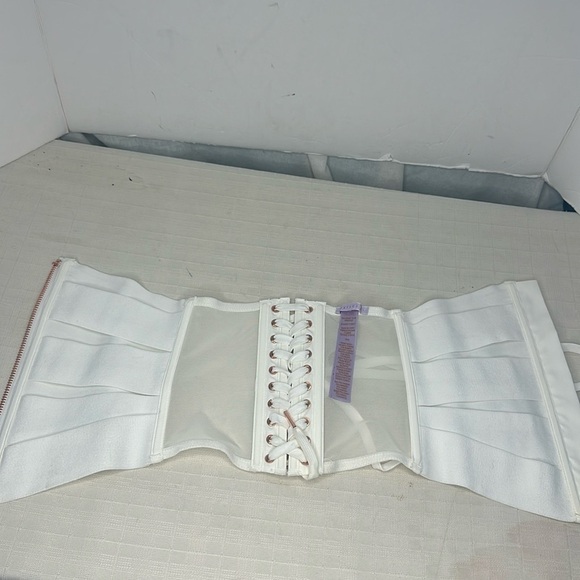 Savage X Cincher in White Pearl size S - Picture 6 of 8